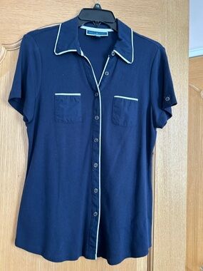 Karen Scott Navy Short-Sleeve Button-Up with white Piping 100% cotton.Size M.